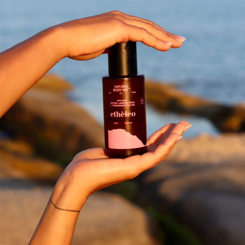 Etheleo Natural Body Mist Pomegranate 100ml με φυσικό ανθόνερο λεβάντας και άρωμα ρόδι.