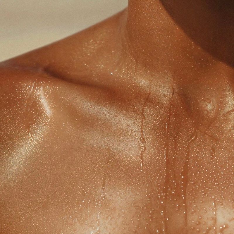 Anemone Body Mist Πούδρα 100ml ενυδατικό αρωματικό σπρέι σώματος με αλόη και ανθόνερο δεντρολίβανου.