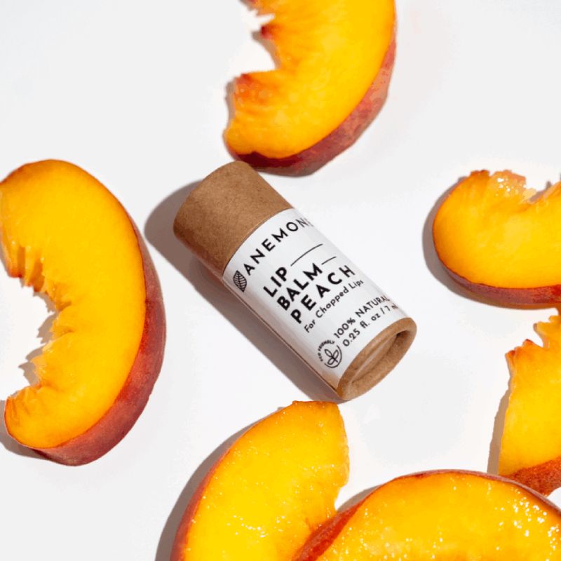 Anemone Lip Balm Ροδάκινο Φυσικό Μπαλμ Χειλιών με άρωμα ροδάκινο για πλούσια θρέψη, προστασία και ενυδάτωση.