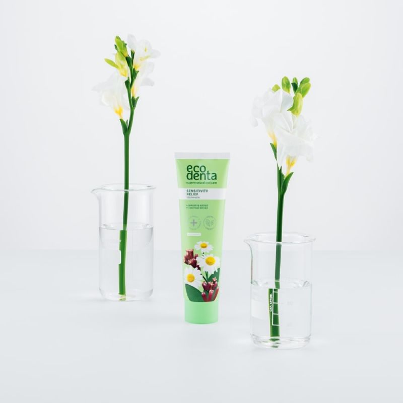 Ecodenta Οδοντόκρεμα Ευαίσθητα Δόντια Χαμομήλι 100ml ενισχυτική οδοντόκρεμα με φθόριο.