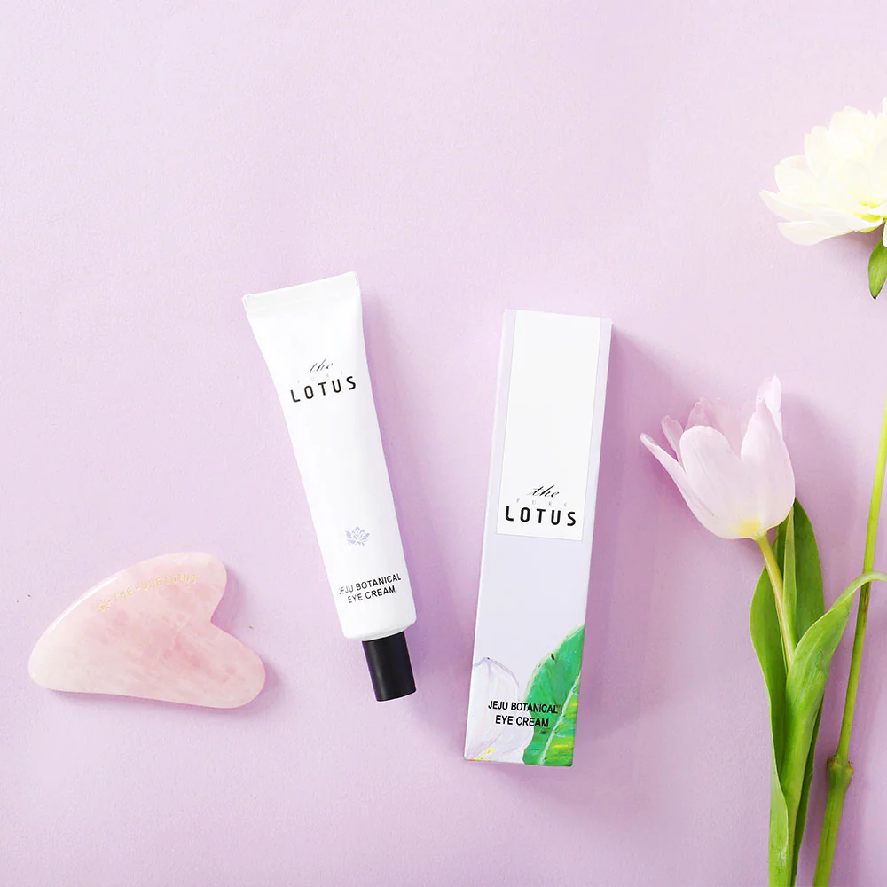 The Pure Lotus Jeju Botanical Eye Cream απαλή αντιγηραντική κρέμα ματιών με κεραμίδια και βοτανικά εκχυλίσματα Τζέτζου.