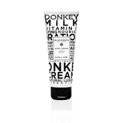 Blue Scents Κρέμα Χεριών Donkey Milk 75ml, μια ενυδατική κρέμα εμπλουτισμένη με γάλα γαϊδούρας, που προσφέρει βαθιά θρέψη και αναδόμηση στα ταλαιπωρημένα χέρια, χαρίζοντας απαλότητα και άνεση με την πλούσια αλλά απορροφητική υφή της.