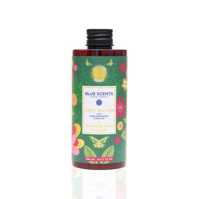 Blue Scents Body Balsam Almond Blossom & Vanilla ενυδατικό γαλάκτωμα σώματος με άρωμα ανθών αμυγδαλιάς και βανίλιας για απαλή επιδερμίδα.