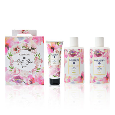 Blue Scents σετ δώρου Pure με επιλεγμένα προϊόντα περιποίησης σώματος που προσφέρουν καθαρή, διακριτική αίσθηση φρεσκάδας και απόλυτη φροντίδα για κάθε τύπο επιδερμίδας.