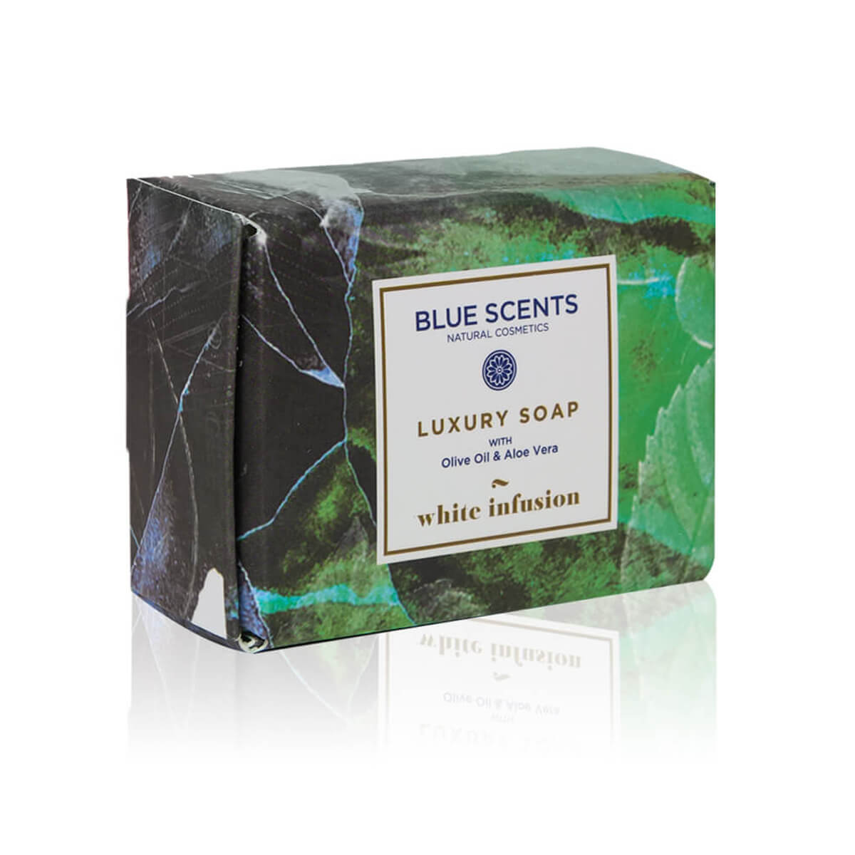 Blue Scents σαπούνι White Infusion 135gr, ένα χειροποίητο σαπούνι φυτικής βάσης με κομψό και αέρινο άρωμα, που προσφέρει απαλό καθαρισμό και περιποίηση, αφήνοντας την επιδερμίδα αναζωογονημένη και διακριτικά αρωματισμένη.