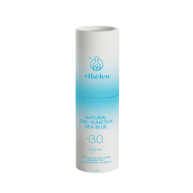 Φυσικό αντηλιακό stick προσώπου Etheleo Natural Zinc Sunstick Ocean Blue SPF30 με ψευδάργυρο και μπλε απόχρωση για προστασία και στυλ.